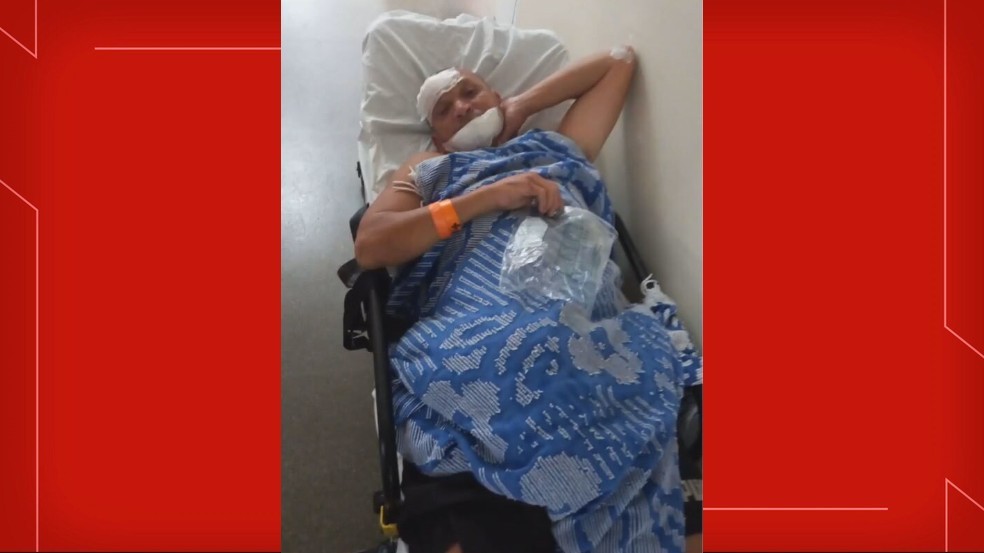 Após sofrer acidente, motociclista esperou por atendimento por mais de uma hora no Hospital de Sobradinho, no DF — Foto: Reprodução