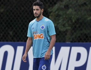 Léo aprova vinda de concorrente Manoel como reforço para o setor