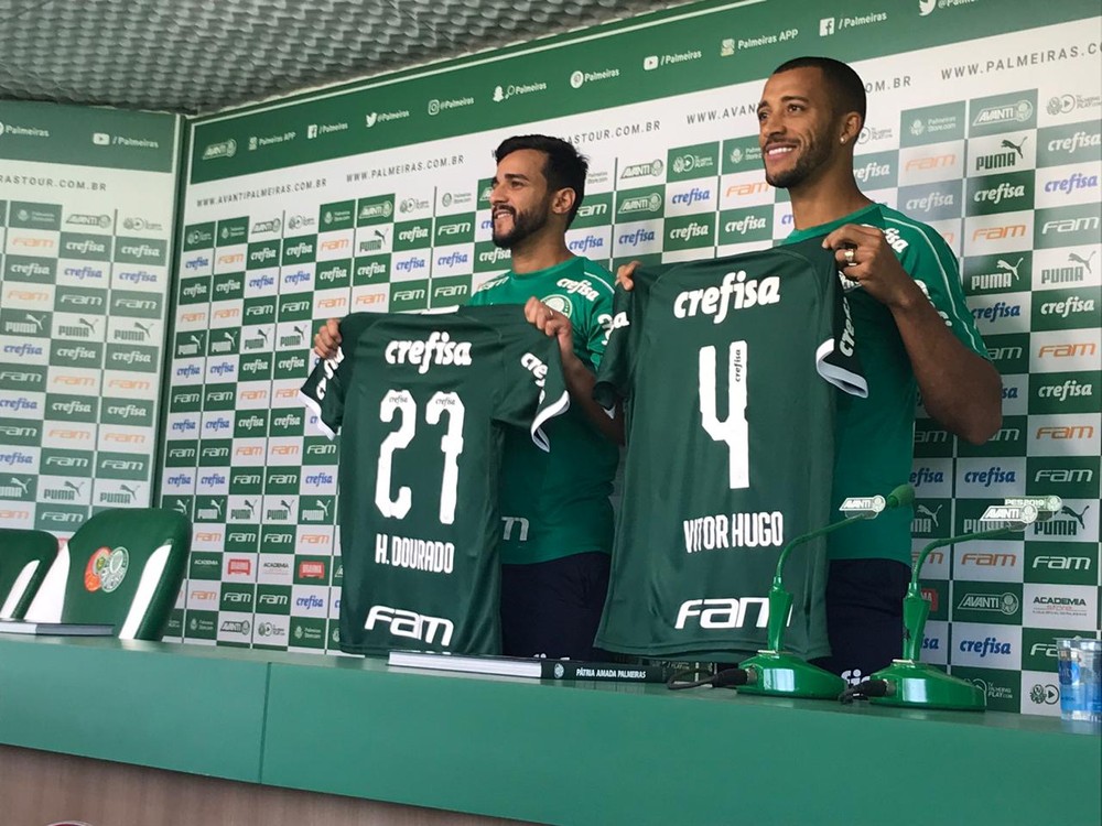 Vitor Hugo e Dourado são apresentados e já projetam estreias pelo Palmeiras