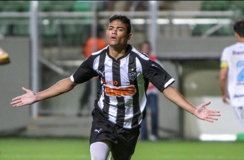 Quem E Bruno Tabata Conheca O Meia Que Deve Reforcar Palmeiras Palmeiras Ge