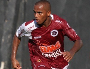 Flávio Santos, atacante da Desportiva Ferroviária (Foto: Simon Dias/Rádio ES)