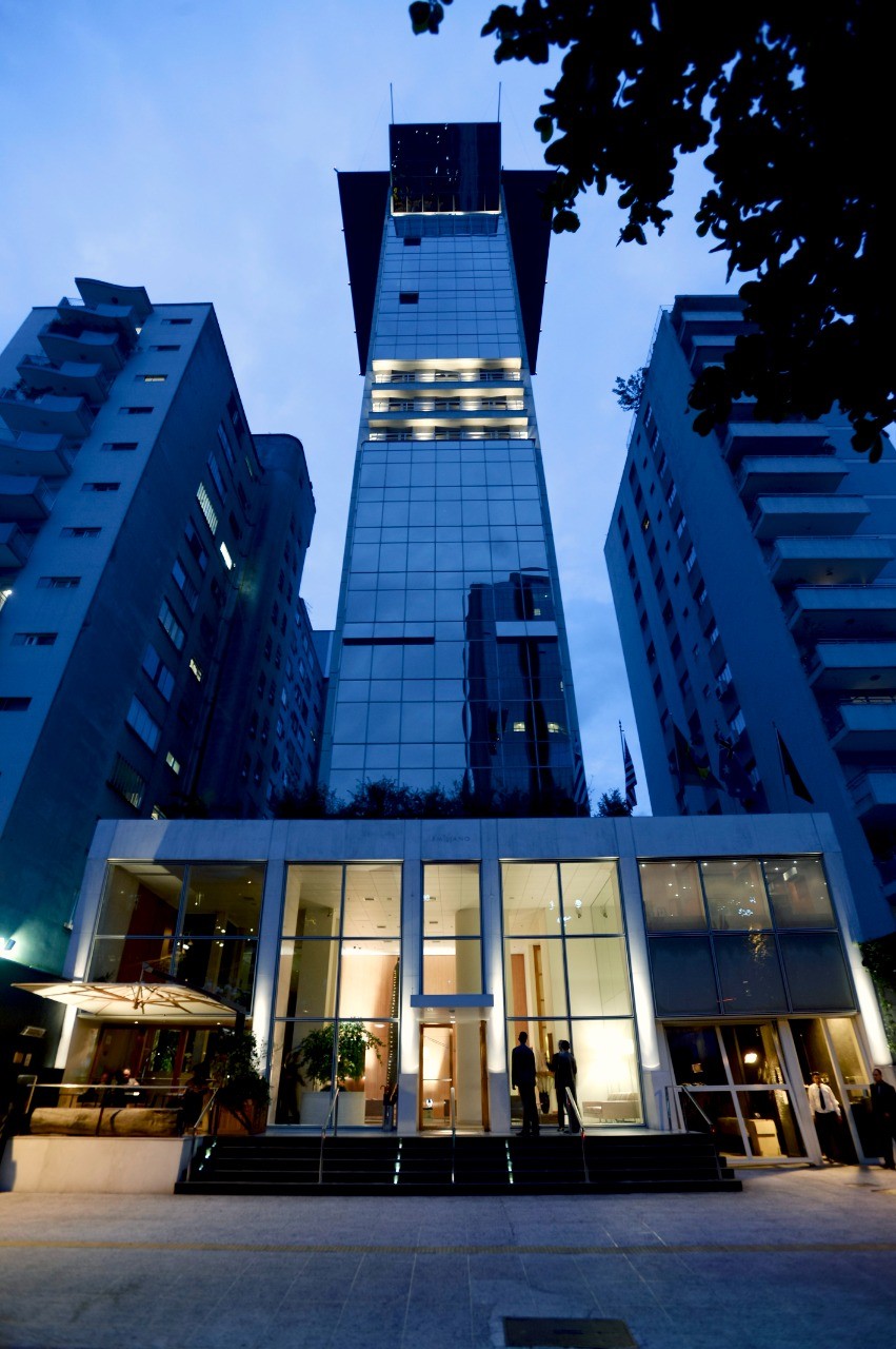 Fachada do Hotel Emiliano, em São Paulo, inaugurado em 2001 (Foto: Divulgação)