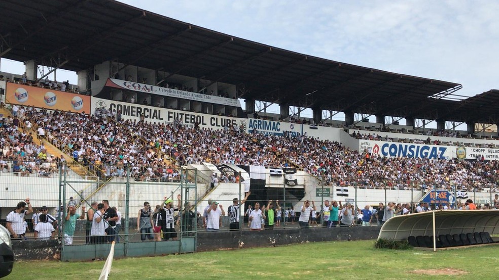Torcida do Comercial em jogo da Segundona de 2018 â€” Foto: PH Moreno