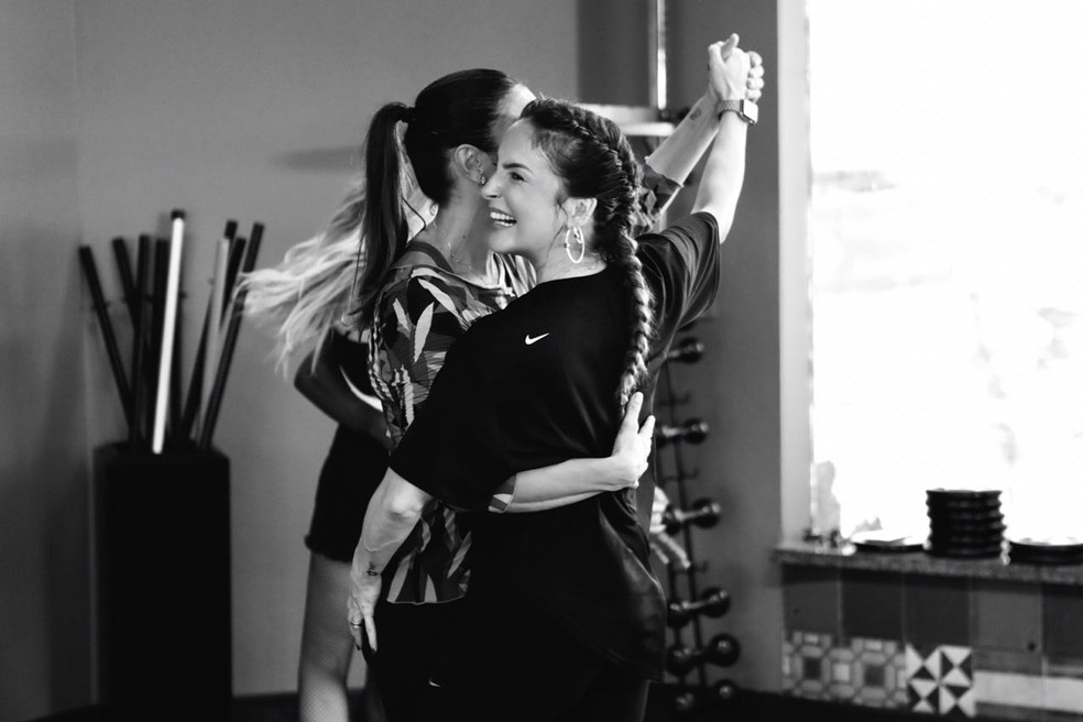 Ivete e Claudia Leitte em gravaÃ§Ã£o de coreografia â?? Foto: Rafa Mattei/ DivulgaÃ§Ã£o