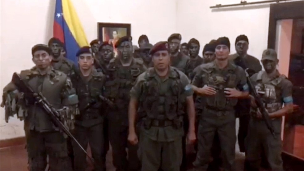Militares se rebelam no norte da Venezuela