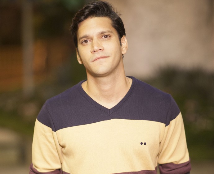 Armando Babaioff interpreta Bruno, filho de criação de Zuza (Foto: Matheus Cabral/TV Globo)