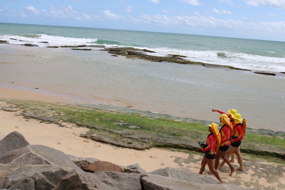 Programa Água Azul faz monitoramento da balneabilidade das praias da Grande Natal — Foto: Divulgação/Corpo de Bombeiros