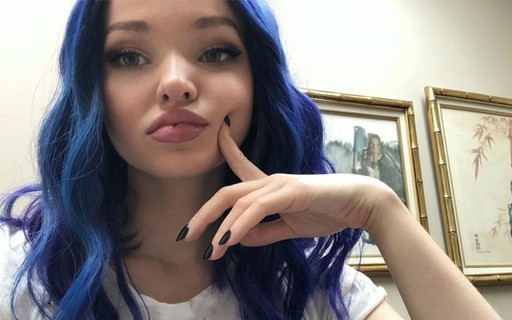 Roxo ou azul Atriz posta foto e cor do cabelo gera controvérsia Quem QUEM News