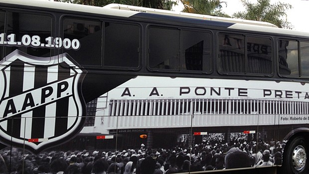 Novo ônibus da Ponte Preta: o Gorilão da Macaca (Foto: Guilherme Dorigatti/ PontePress)