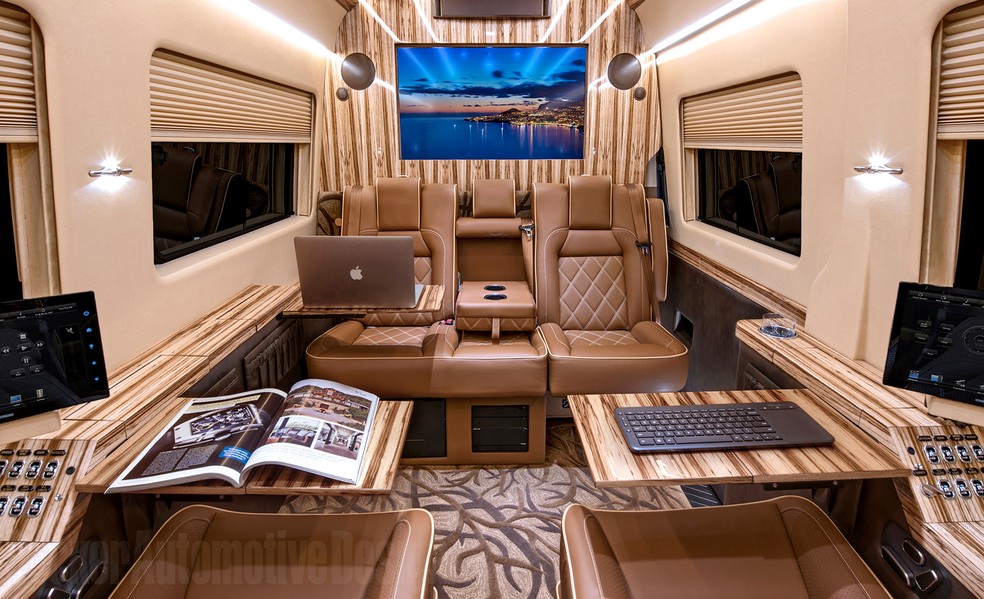 Van de luxo virou moda entre jogadores de futebol; na foto, um dos modelos disponíveis — Foto: Reprodução do site