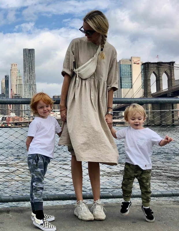 Carol Trentini com filhos (Foto: InstagramDivulgação)
