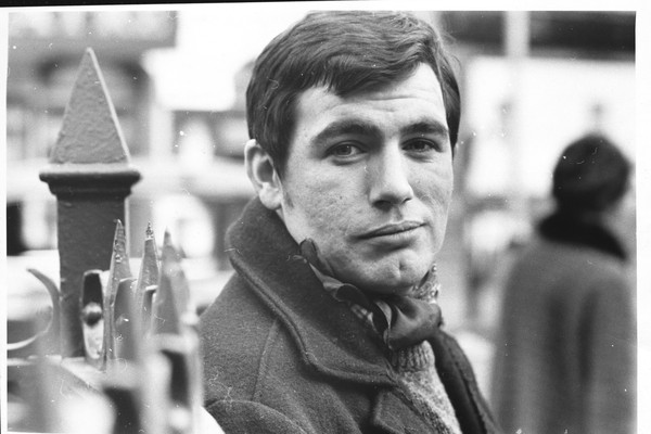 O ator Brian Cox em foto de 1971 (Foto: Getty Images)