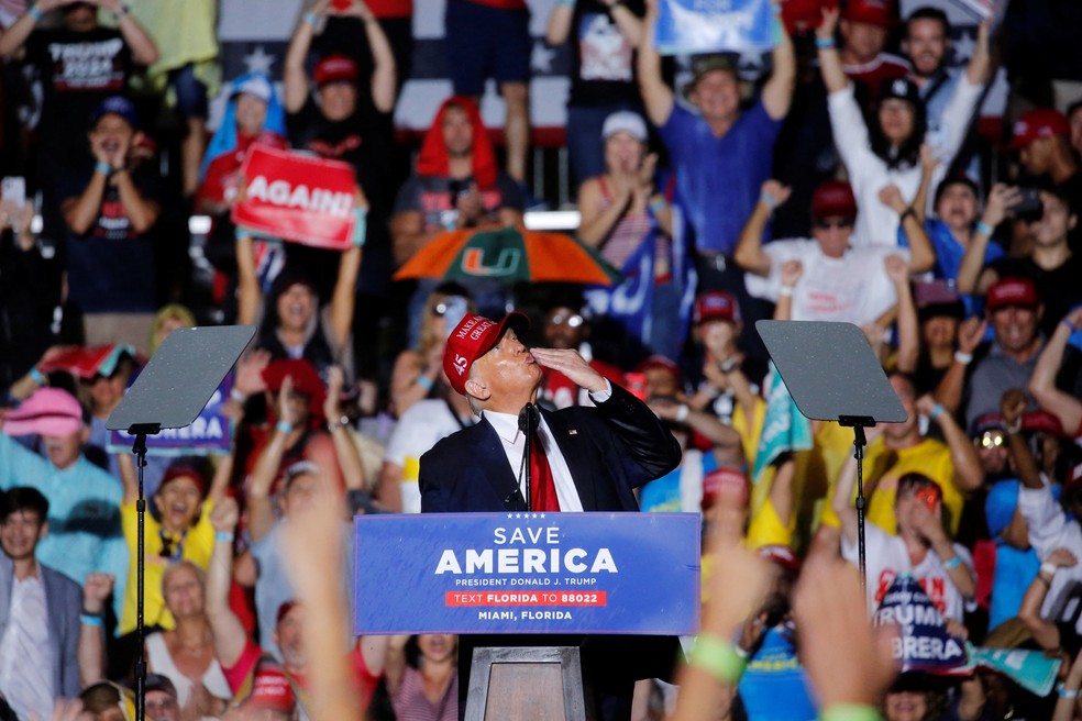 O ex-presidente dos Estados Unidos Donald Trump, durante ato de campanha para as eleições de meio mandato no país, em 7 de novembro de 2022. — Foto: Marco Bello/ Reuters