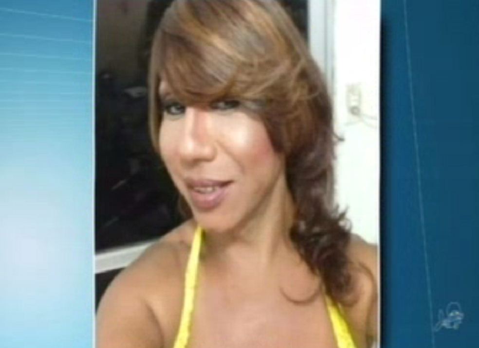Natália Moura, de 34 anos, foi morta a tiros na esquina da Rua Clarindo de Queiroz, perto da Cidade da Criança, no Centro de Fortaleza (Foto: Reprodução/TV Verdes Mares)