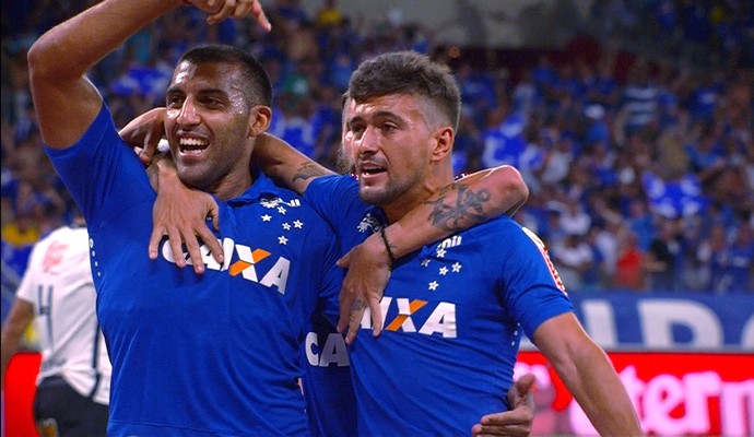 Dupla de artilheiros, é arma do Cruzeiro em confronto direto na luta contra Z-4
