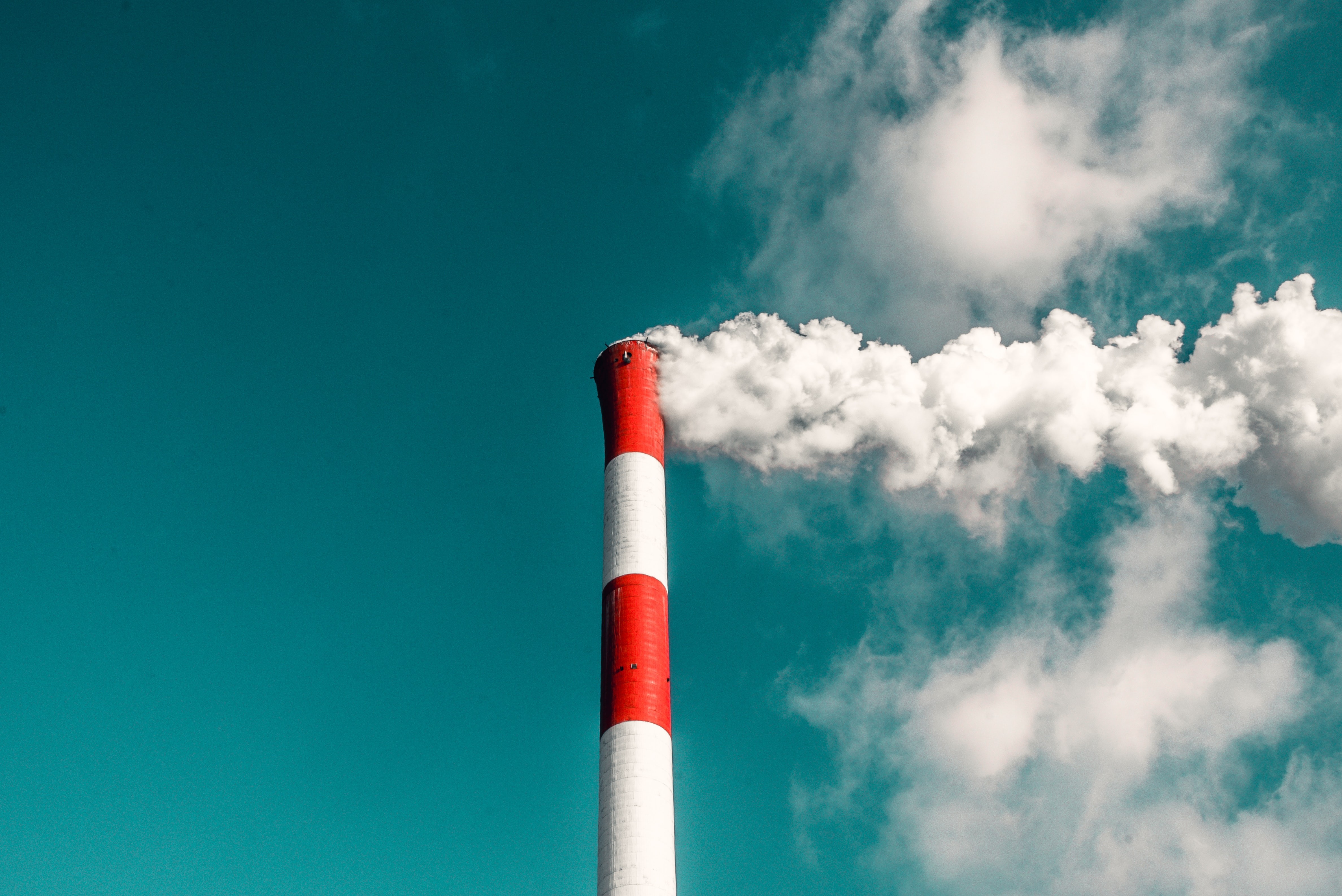 Taxa de redução global de CO2 precisa ser multiplicada por dez para que as metas do Acordo de Paris sejam cumpridas, diz estudo (Foto: veeterzy/Unsplash)