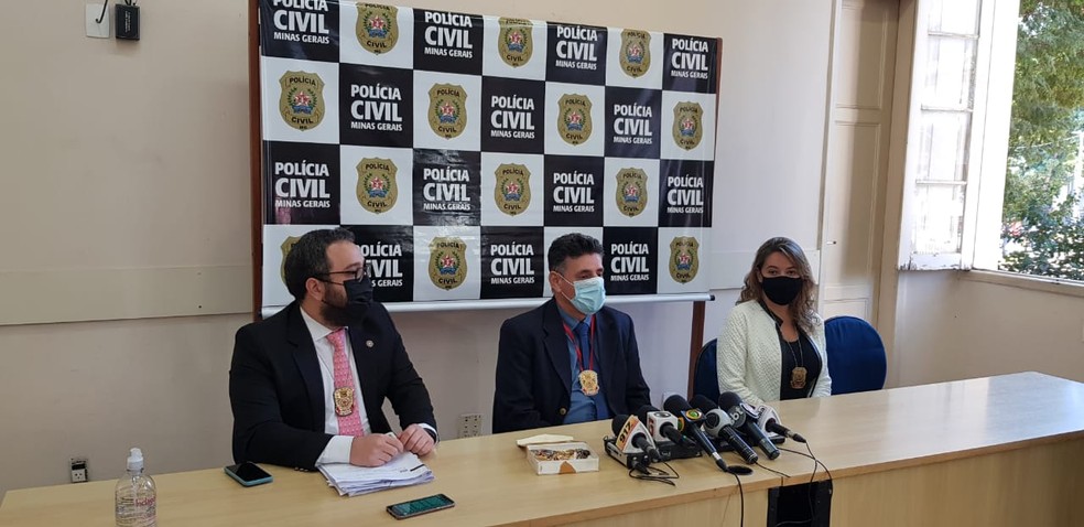 Delegados da Polícia Civil,  Arlen Bahia, Cinara Rocha e Guilherme Santos em coletiva de imprensa, na manhã desta segunda-feira (28). — Foto: Cláudia Mourão/ TV Globo