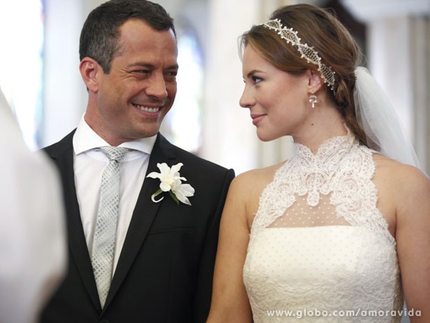 Paloma e Bruno finalmente se tornam marido e mulher (Foto: Amor à Vida/TV Globo)