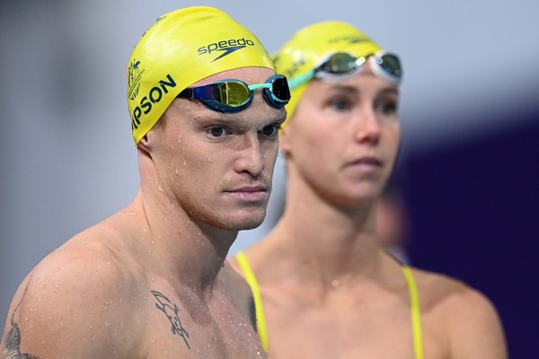 O músico e nadador Cody Simpson com a namorada lenda da natação australiana Emma McKeon (Foto: Getty Images)