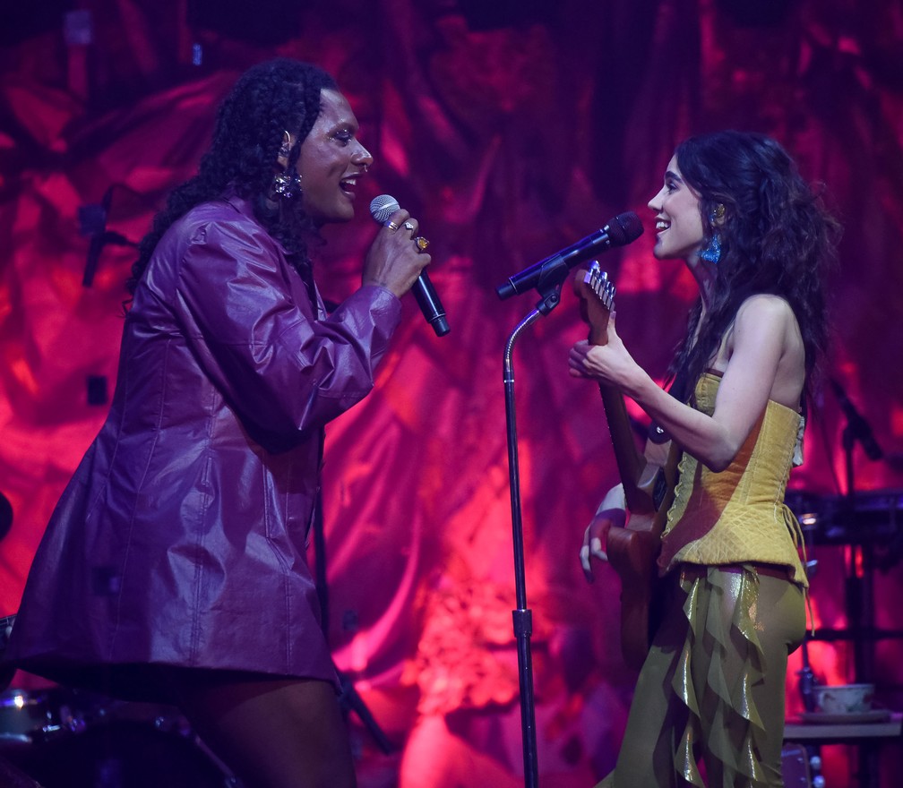 Liniker e Manu Gavassi cantam juntas 'Ovelha negra', msica de Rita Lee que atravessa geraes  Foto: Cleiby Trevisan / Divulgao