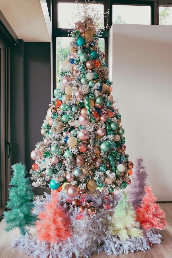 Hoje é dia de montar a árvore de Natal! Inspire-se com 8 ideias (Foto: Reprodução/Instagram @christmastreeideas)