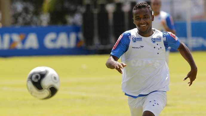 Com duas dúvidas, Cruzeiro não dá pistas de time que enfrenta o América