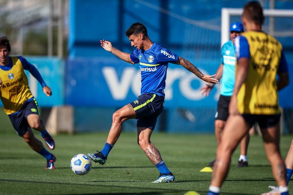 Mancini mantém Cortez e prepara entradas de Lucas Silva e Ferreira