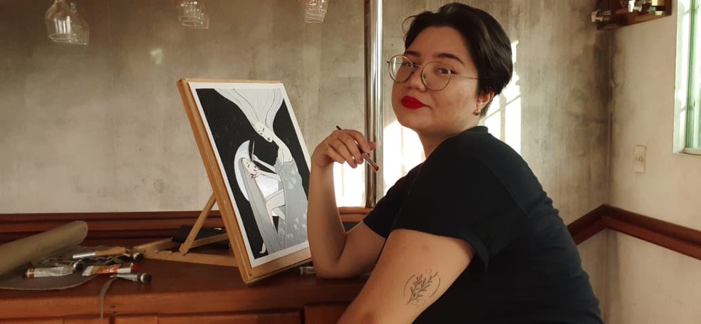 Emille Mascarenhas, 23 anos, foi identificada como superdotada aos 14 anos. Tem altas habilidades em artes, literatura, história, política, e economia — Foto: Arquivo Pessoal