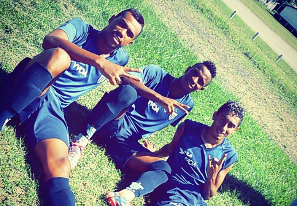 Cria do Avaí, Raphinha celebra boa fase no futebol inglês ...