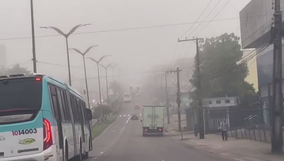 Manaus amanhece com forte neblina; veja FOTOS | Amazonas | G1