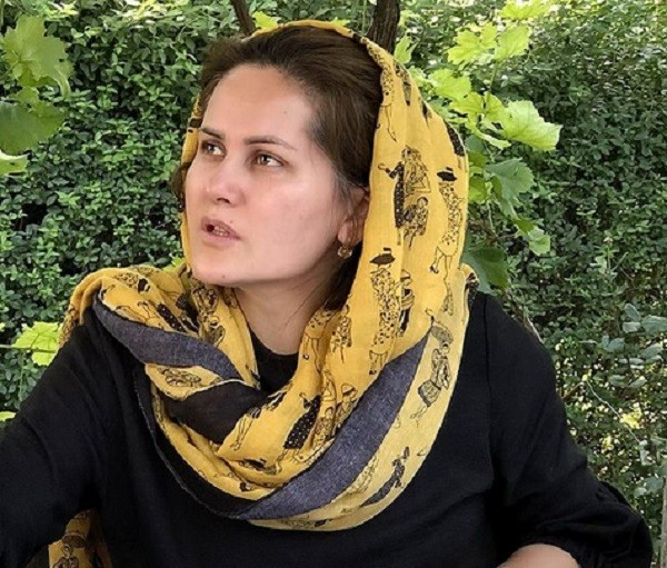 A cineasta afegã Sahraa Karimi (Foto: Instagram)