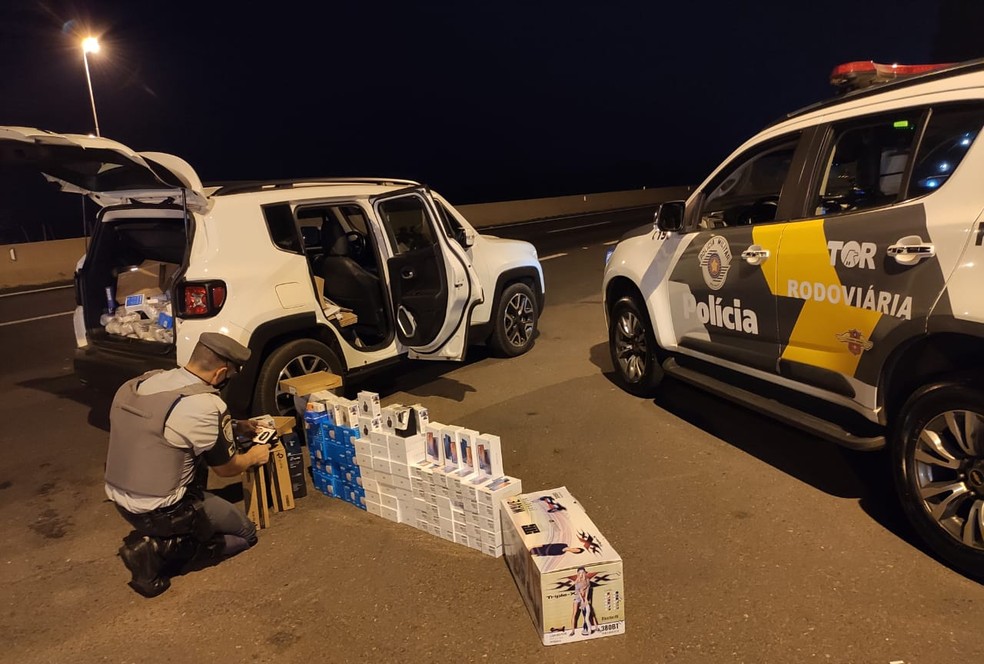 Mercadorias sem nota fiscal foram apreendidas em Presidente Venceslau — Foto: Polícia Militar Rodoviária