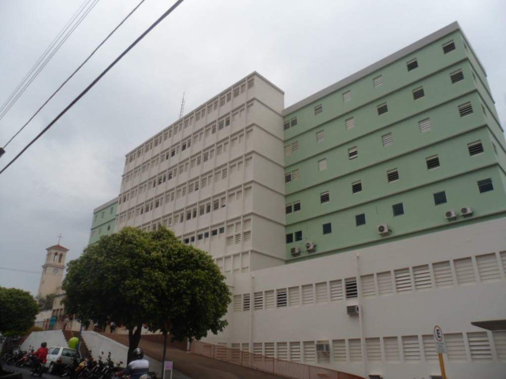 A Santa Casa é considerada uma unidade de referência para a Lins e outras sete cidades da região — Foto: Facebook / Reprodução 