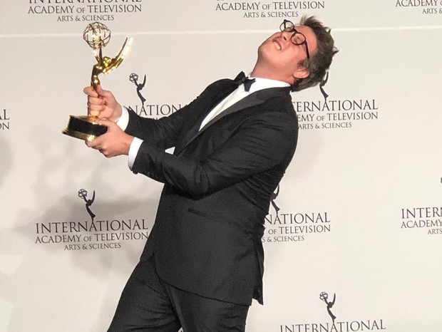 Fábio Porchat comemora Emmy de Porta dos Fundos (Foto: Reprodução/Instagram)
