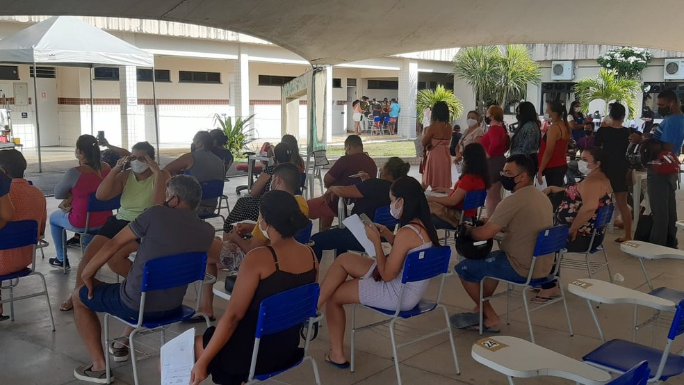 Centro de enfrentamento às síndromes gripais ficou lotado nesta terça-feira (18) — Foto: Sérgio Henrique Santos/Inter TV Cabugi