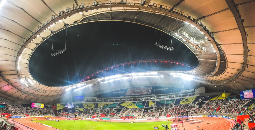 Vista panorâmica do Estádio Khalifa durante esta terça-feira, dia 5 do Mundial — Foto: Flávio Dilascio