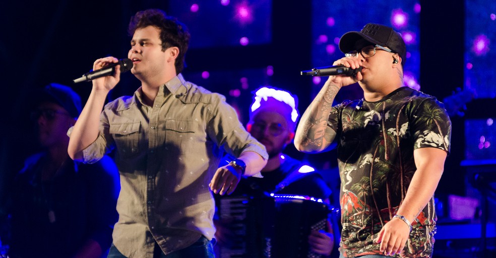 A dupla Matheus e Kauan se apresenta no Spazzio, em Campina Grande, no dia 22 de junho. (Foto: Érico Andrade/G1)