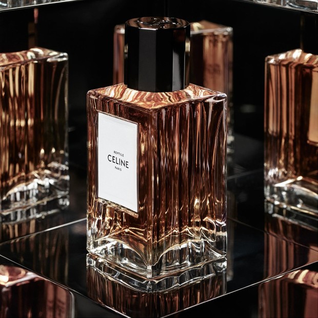 Com uma coleçäo de 11 perfumes, Hedi Slimane relança a perfumaria da Celine (Foto: Reprodução/ Divulgação)