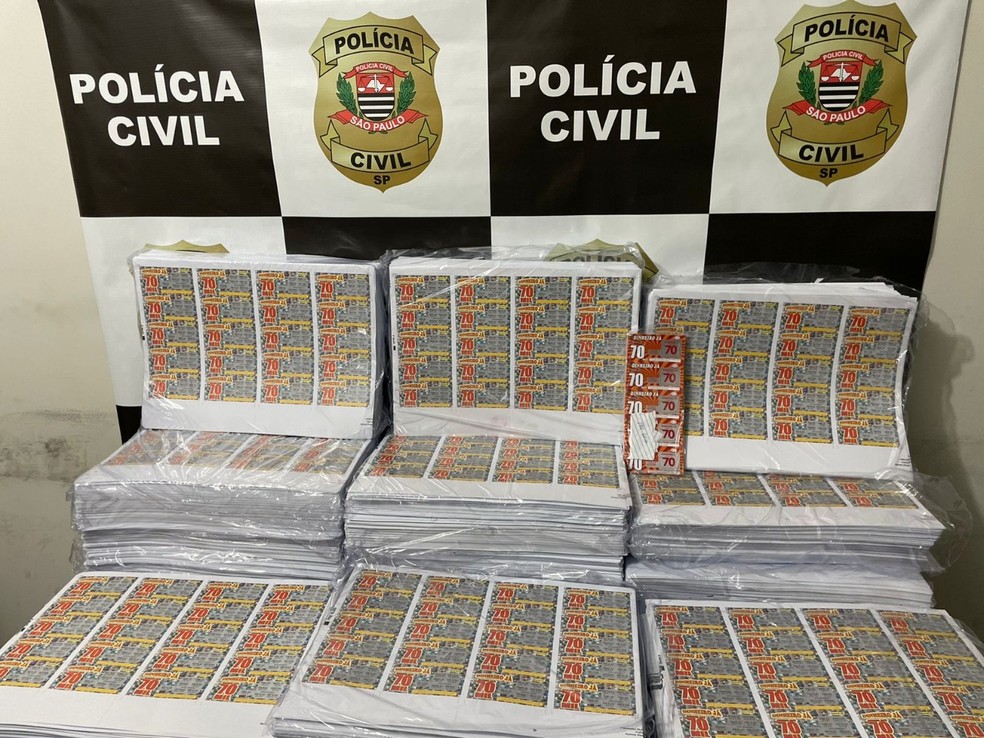 Polícia Civil apreende 120 mil cartelas de raspadinhas falsas em Bauru — Foto: Polícia Civil/Divulgação