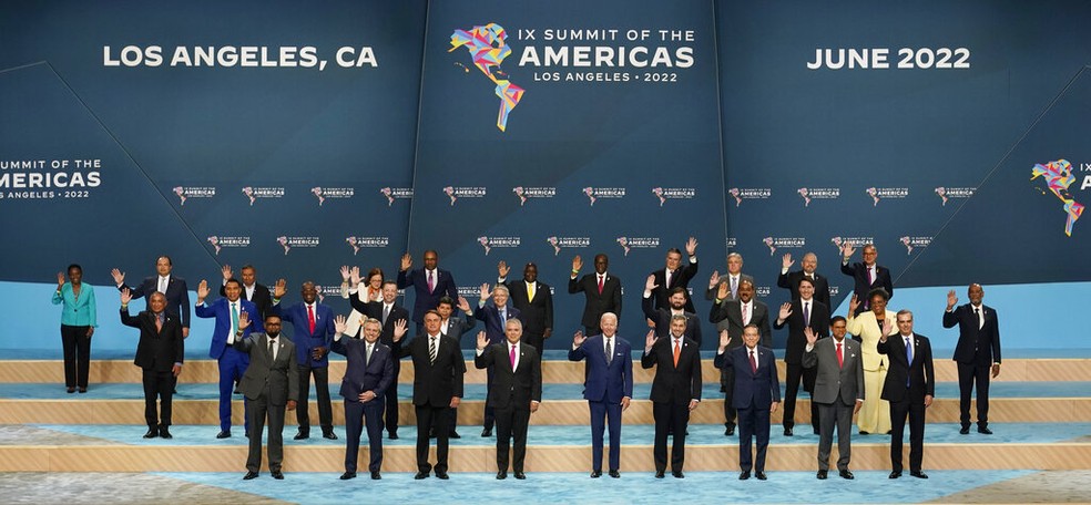 Imagem de líderes de países latino-americanos que participaram da Cúpula das Américas, em 10 de junho de 2022 — Foto: Marcio Jose Sanchez/AP