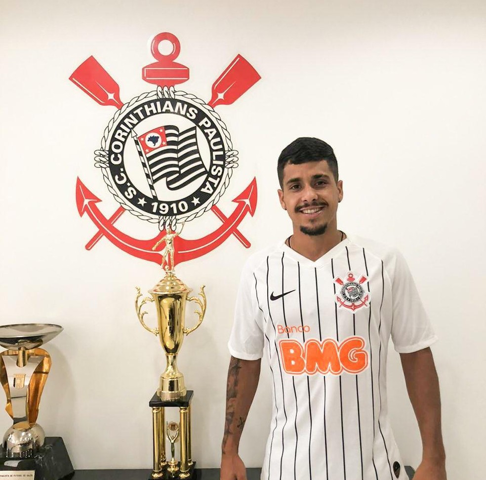 Corinthians contrata mais um meia do Atlético-MG para equipe sub-23: “Doido para jogar”
