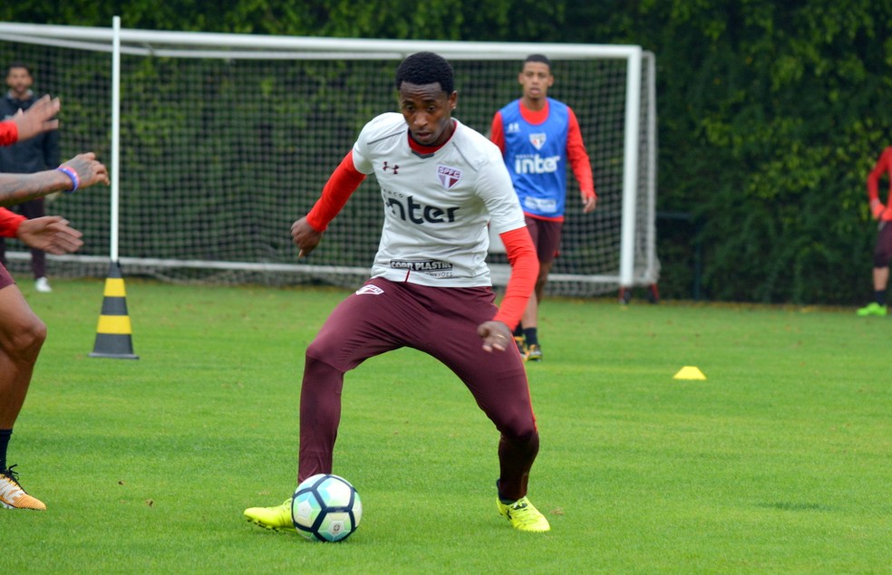 Denilson disputou seis partidas com Dorival Júnior no comando (Foto: Érico Leonan/saopaulofc.net)