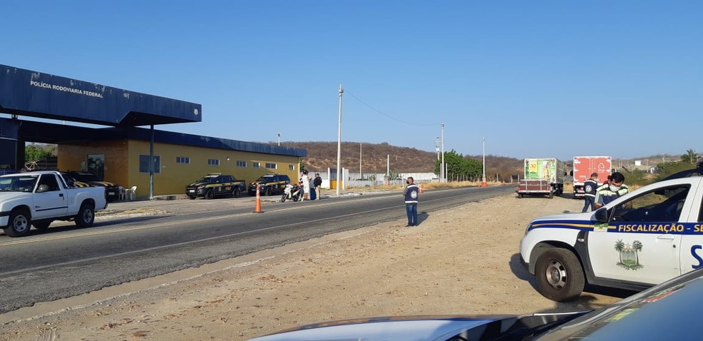 PRF e Secretaria de Tributação apreendem R$ 1,7 milhão em mercadorias irregulares no Seridó — Foto: Cedida