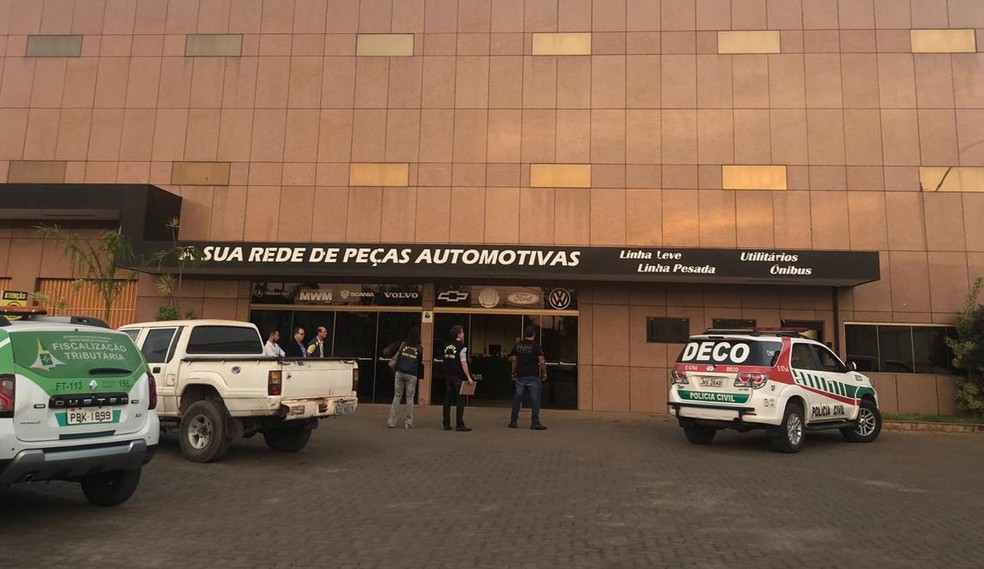 Polícia Civil e fiscais da Secretaria de Economia do DF cumprem mandados de buscas em endereços do DF e GO — Foto: PCDF/Divulgação