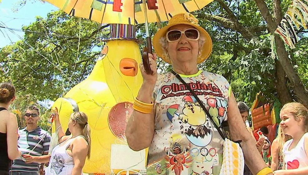 Dona Ana Bonfim, criadora do bloco Pinto do Meio Dia, de Pirassununga — Foto: Arquivo EPTV