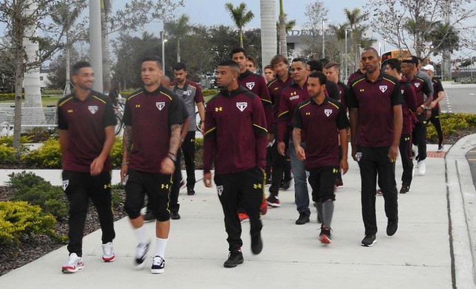 Com novidades, 28 jogadores e Rogério Ceni, São Paulo chega a Bradenton
