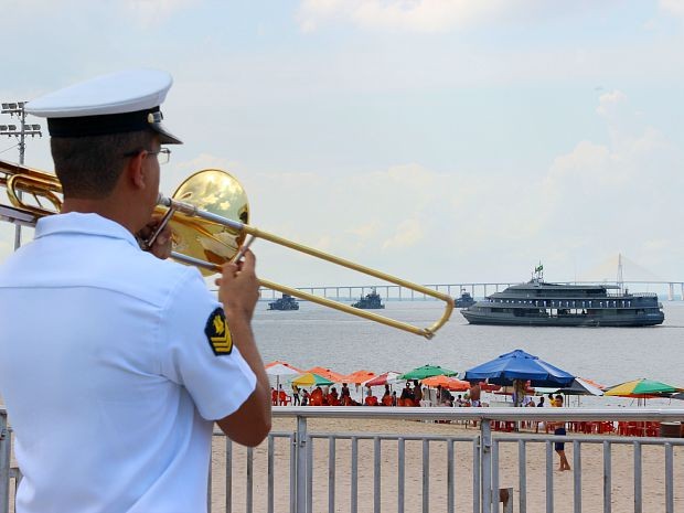 Desfile naval reuniu Marinha do Brasil, Colômbia e Peru (Foto: Jamile Alves/G1 AM)