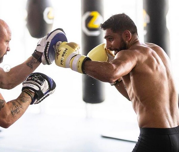O boxeador inglês Amir Khan durante um treino (Foto: Instagram)
