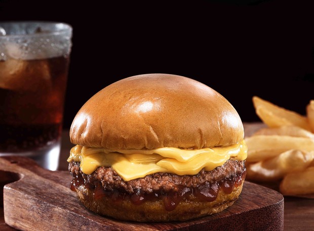 A receita de cheeseburger é uma das favoritas das crianças (Foto: Divulgação / Hamburgueria Bob Beef)