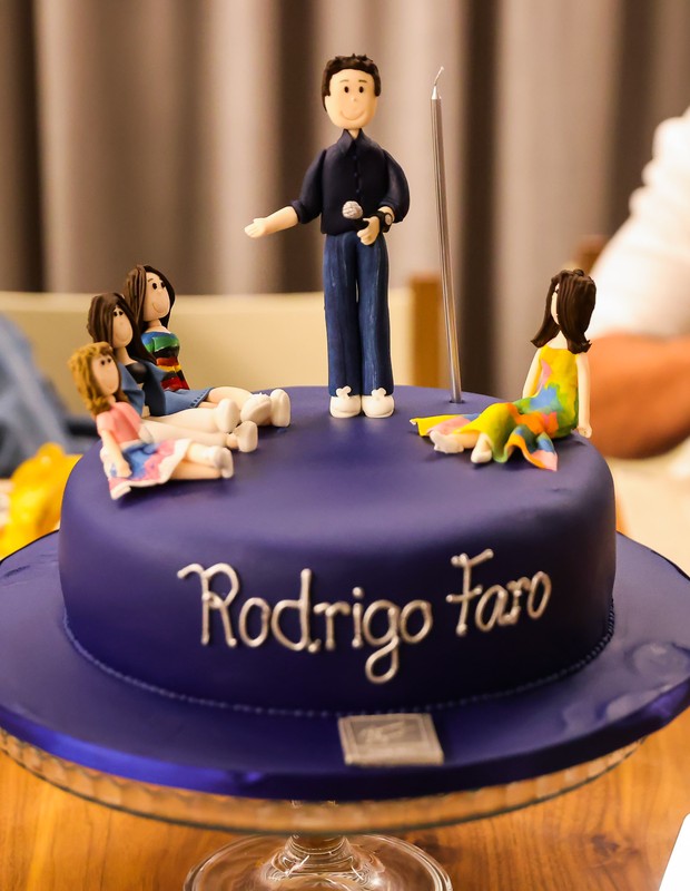 Bolo de aniversário de Rodrigo Faro (Foto: Manuela Scarpa/Brazil News)